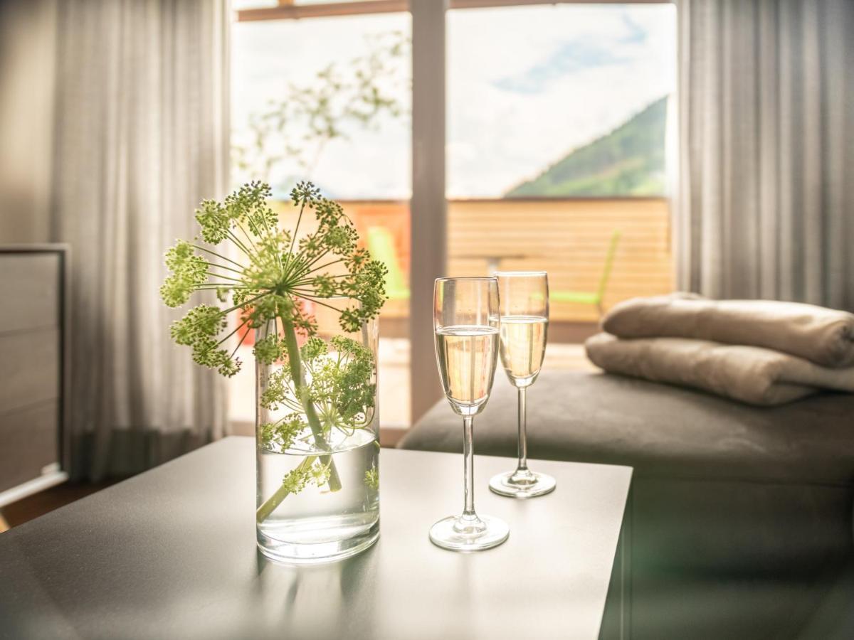 Der Sonnberg Alpinlodges - Apartments Mit Seeblick, Privater Sauna Und Self Check-In Целль-ам-Зеє Екстер'єр фото