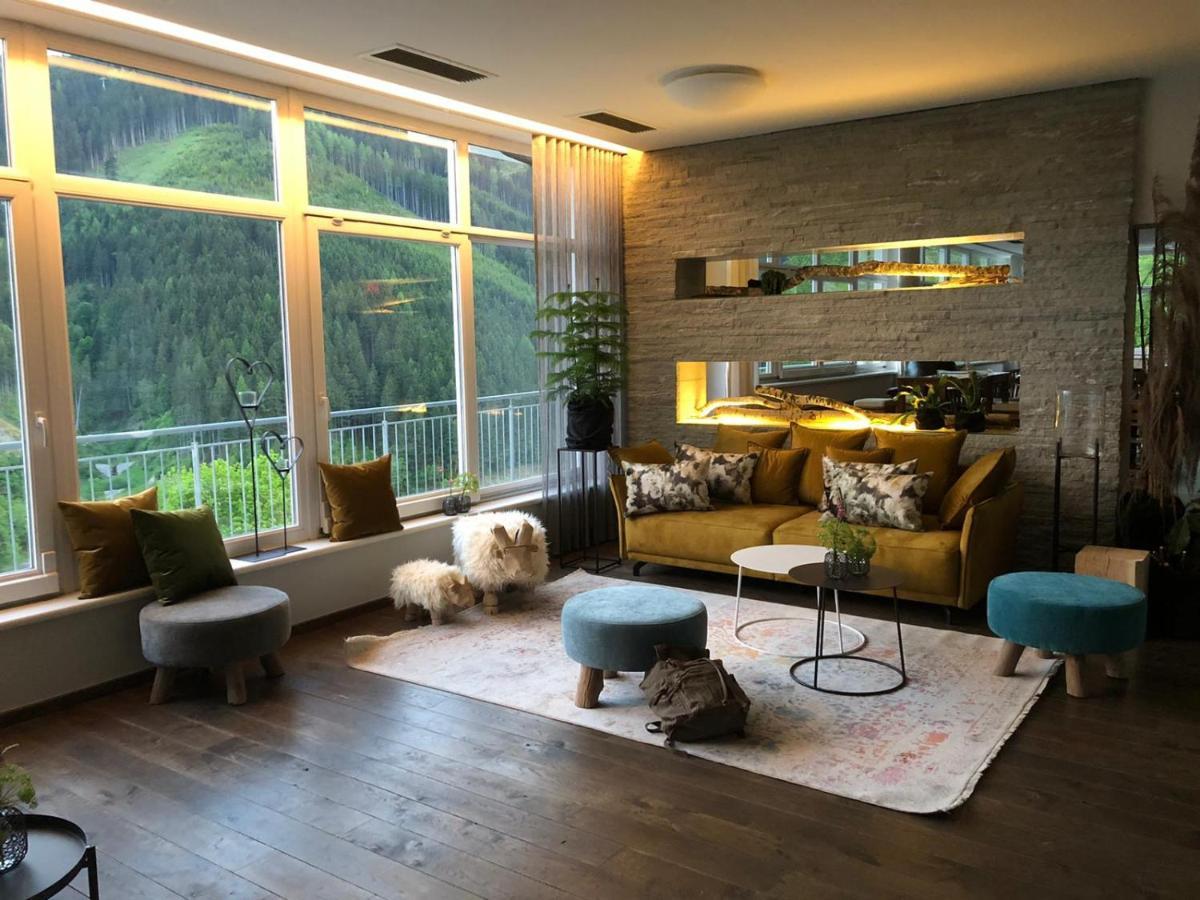 Der Sonnberg Alpinlodges - Apartments Mit Seeblick, Privater Sauna Und Self Check-In Целль-ам-Зеє Екстер'єр фото